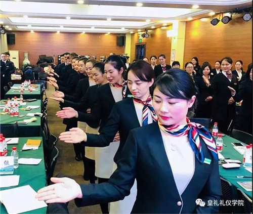 昆明酒店礼仪培训导师 贴心服务 云南皇礼礼仪学院